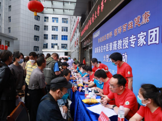 5月16日，我院在石门县中医医院举行湖湘针推学术流派二级工作站、湖南省名中医章薇教授工作室授牌仪式4