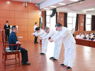 4月21日上午，我院举行“湖南省名中医张涤儿科工作室”授牌仪式及义诊活动2