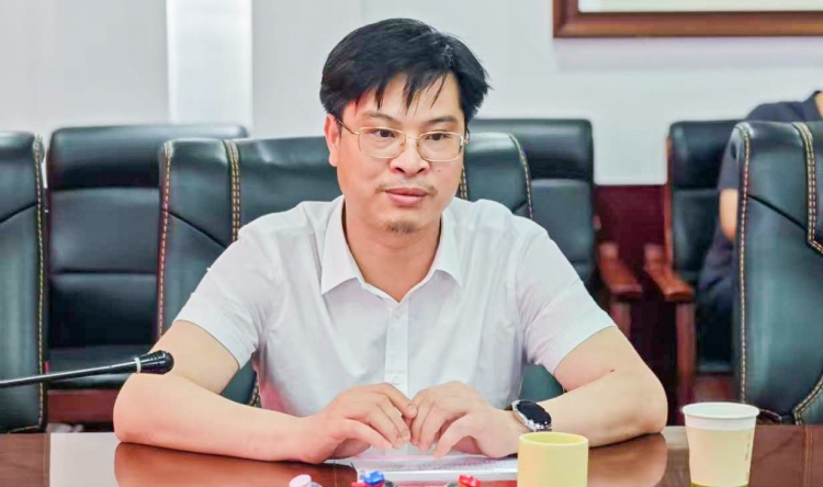 双峰县中医医院执行院长王维子一行来院交流座谈