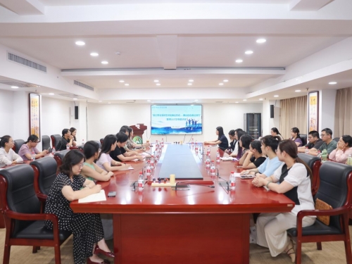 我院开展青年成长营第四期——“脱口秀与演讲艺术的表达形式——舞台综合表达技巧”暨博士沙龙专题讲座