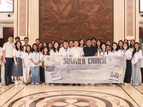 印度尼西亚塔鲁马纳加拉大学中医药研修班来我院访问交流